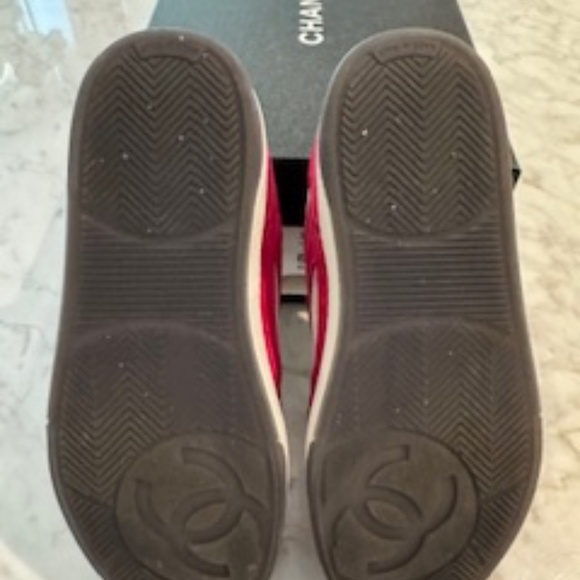 Chanel 23P Fuchsia  Suede White CC Logo Flat Lace Up Runner Trainer Sneaker 37 - Picture 9 of 14